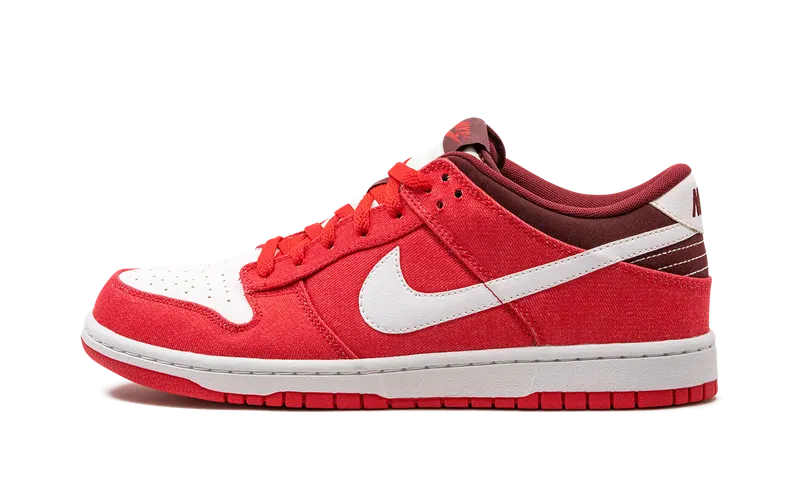 Nike Dunk Low “Hyper Red” (318019-604)