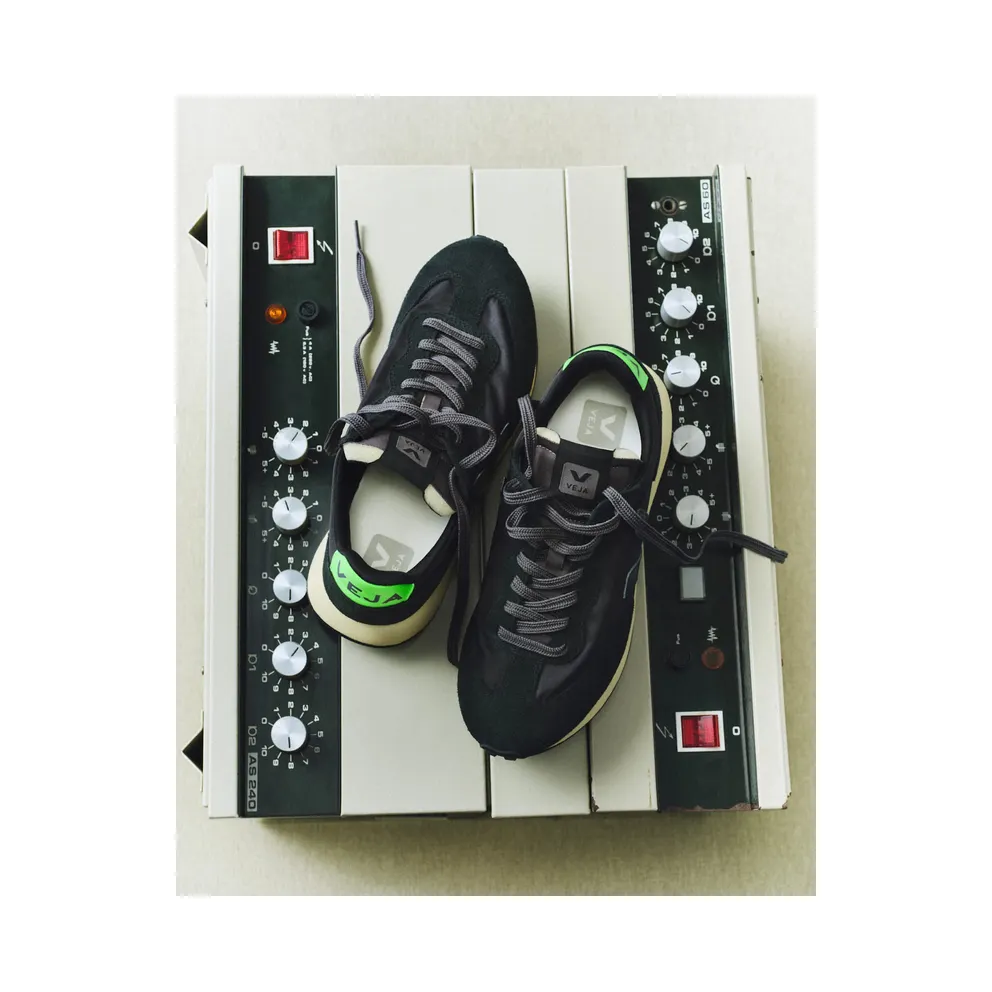 Veja Rio Branco Black (RW3421571A)