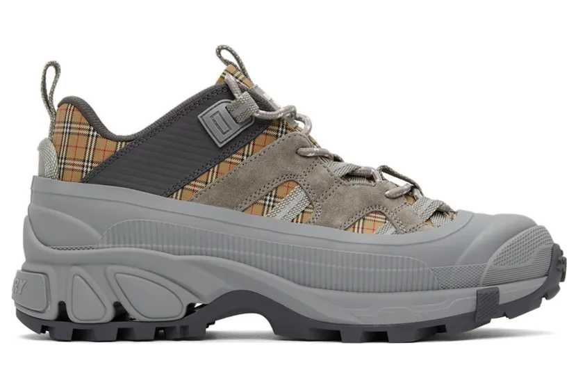 Burberry Arthur Chunky Low-Top Sneakers (8043864)
