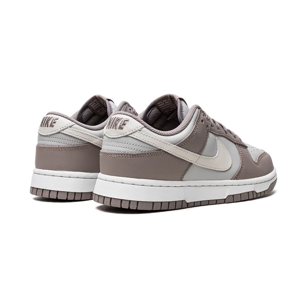 Nike DUNK LOW “Moon Fossil” (FD0792-001)