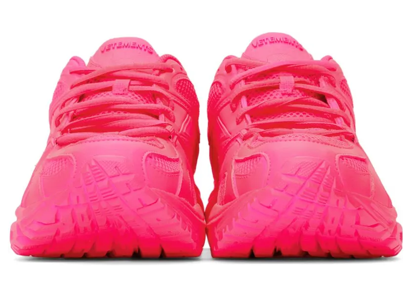 VETEMENTS Pink Reebok Edition Spike Runner 200 NEON PINK (UE51SN100P) (2)