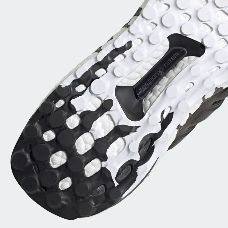 adidas Ultraboost DNA Core Black / Core Black / Cloud White (GZ3292)
