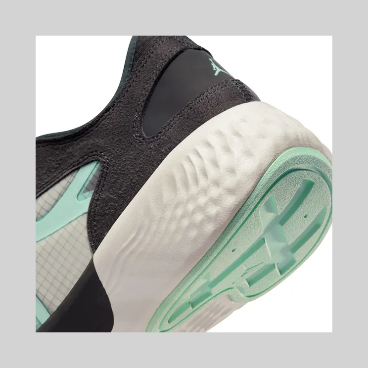 air-jordan-delta DN2647-003