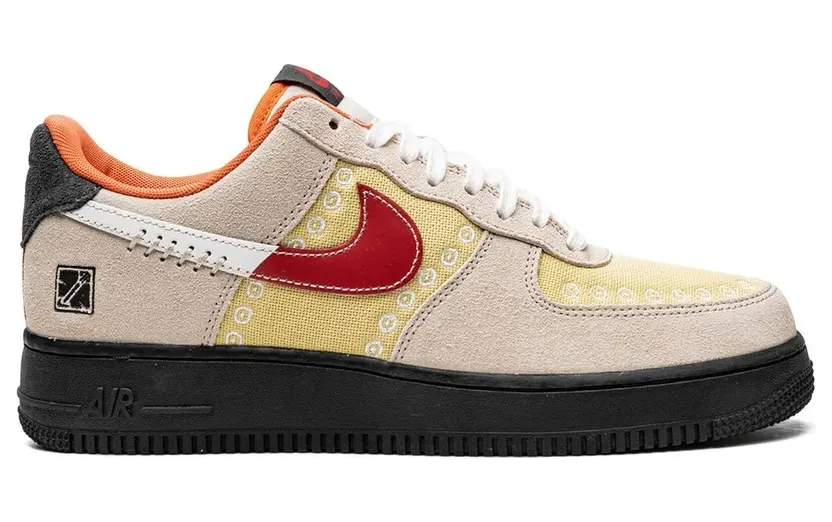 Nike Air Force 1 Somos Familia sneakers – Beige (DZ5355)