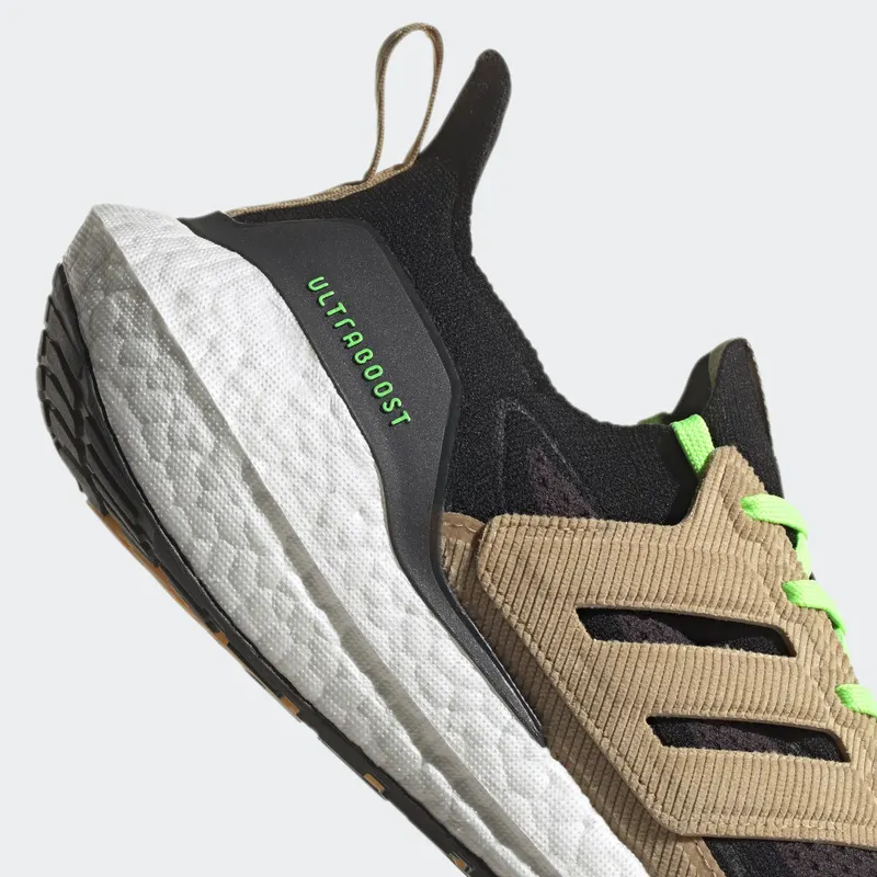 adidas Ultraboost 21 Core Black / Beige Tone / Signal Green (GX5254)