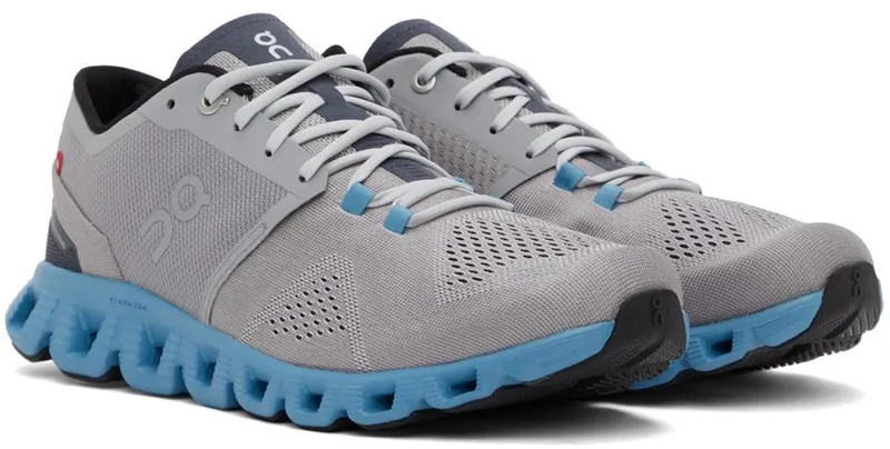 On Gray Cloud X (40.99038)