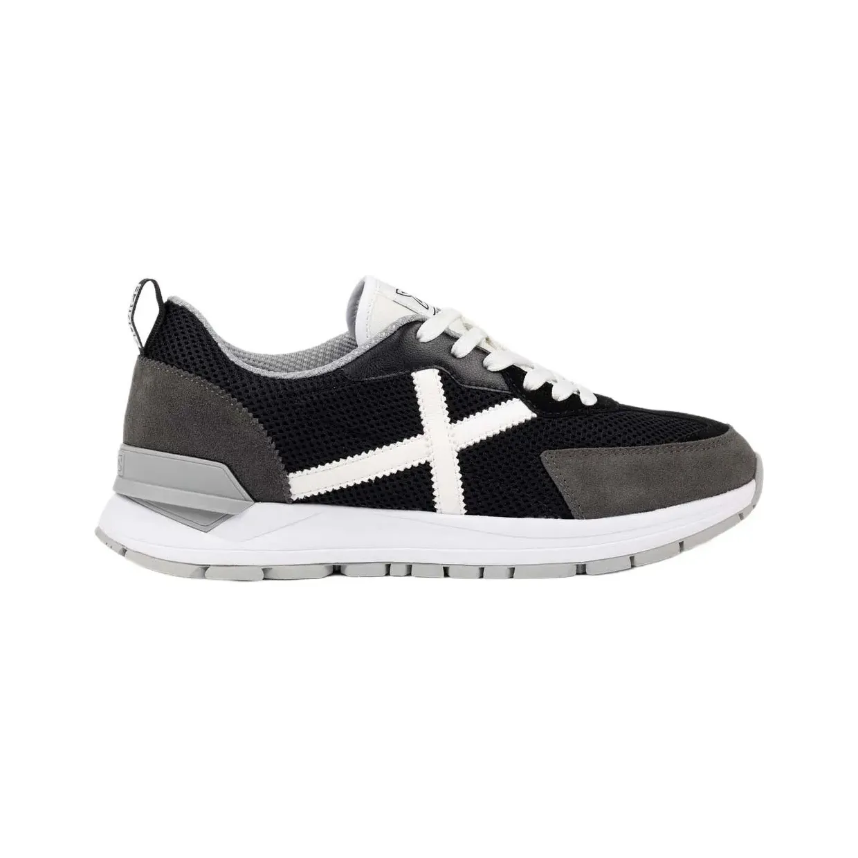 munich-sneaker 8832033