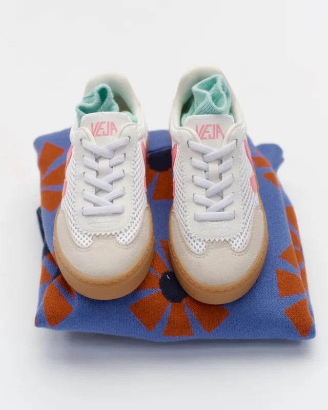 Veja Volley Aircell and C. W.L. White (SY2221523)