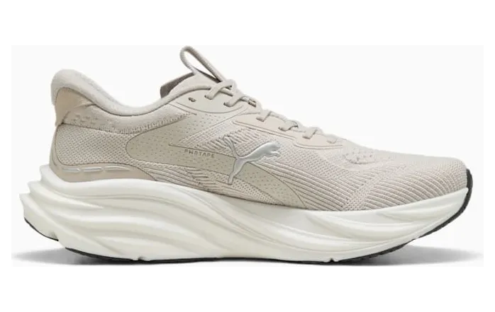 Puma Magnify Nitro 3 für Herren, braun, Größe 44 ½ EU / 10 UK (311046-20)
