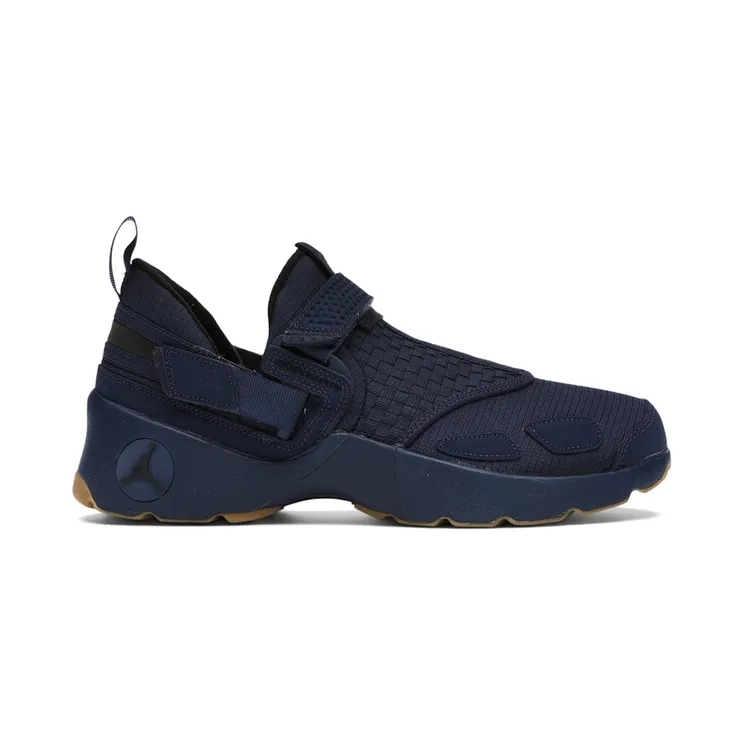 Jordan Trunner LX Navy Gum