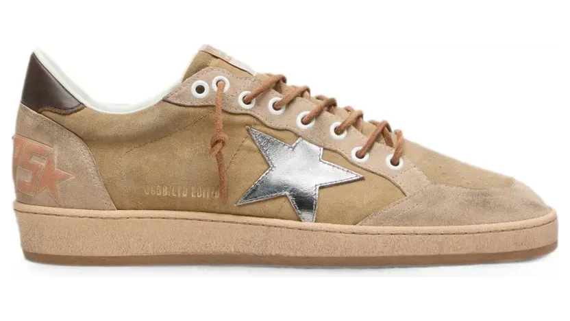 Golden Goose Ball Star mit Stern aus cremefarbenem Leder und Einsätzen aus braunem gewachstem Leder aus Wolle Nude (GMF00913F008622)