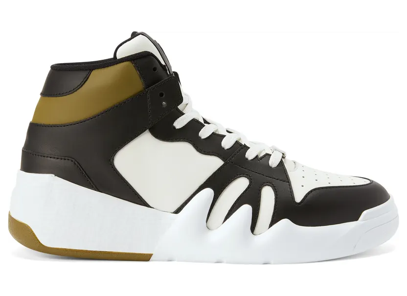 Giuseppe Zanotti Sneakers hautes talon» confectionnées en cuir noir et blanc avec un détail en cuir vert olive, une doublure intérieure en tissu technique noir et des lacets en coton blanc. ce modèle est doté d’un détail signature » en tissu avec un logo caoutchouté noir (RU20022004)