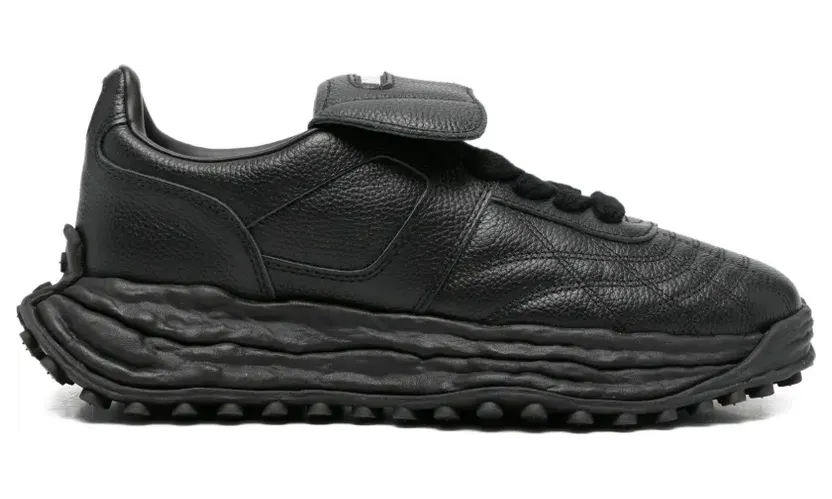 Maison MIHARA YASUHIRO Sneakers aus gekörntem Leder – Schwarz (A14FW701BLCK)