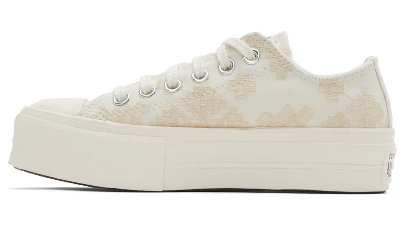 converse-chuck-taylor-all-star A02225C