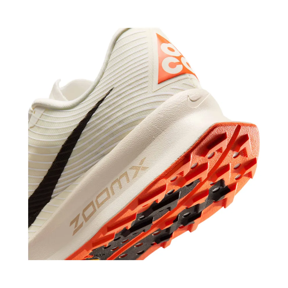 Nike ACG Ultrafly Trail-Racing “Sail / White / Safety Orange / Black” (HF5668-101)