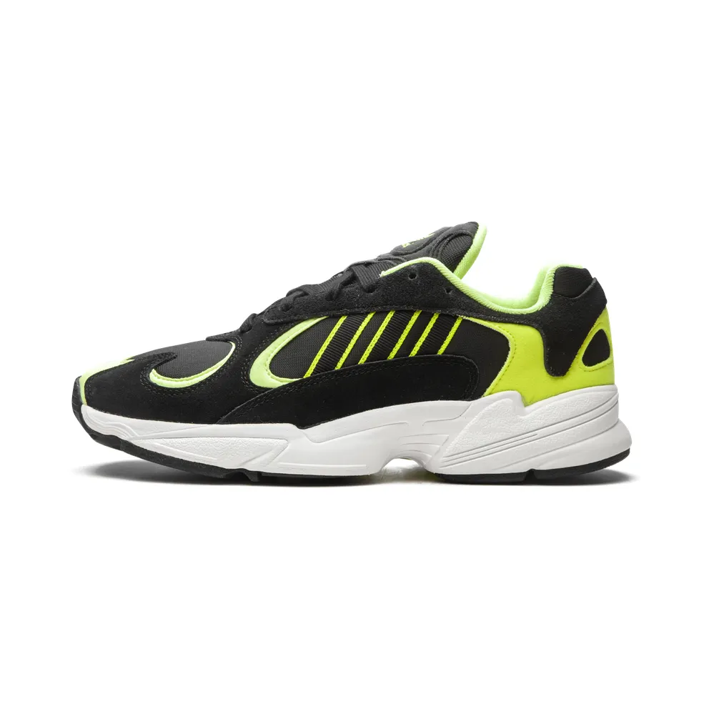 adidas Yung-1 Schuh Core Black / Core Black / Hi-Res Yellow (EE5317)