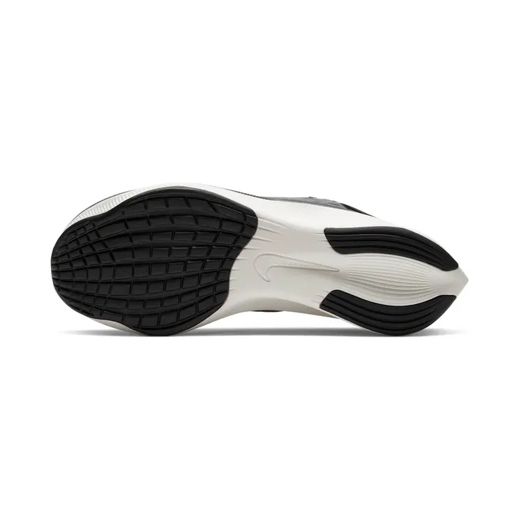 nike-zoom AT8241-001