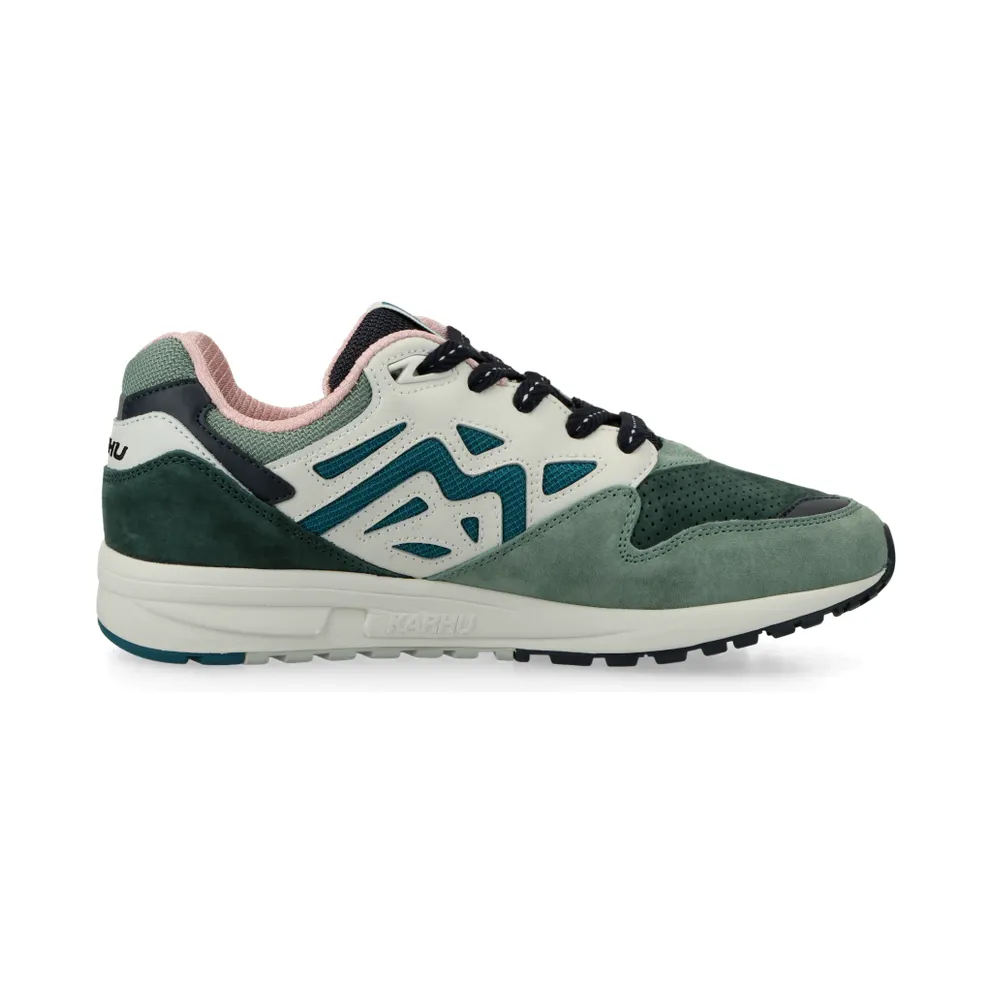 Karhu Legacy 96 (Iceberg Green / Lily White) – F806053