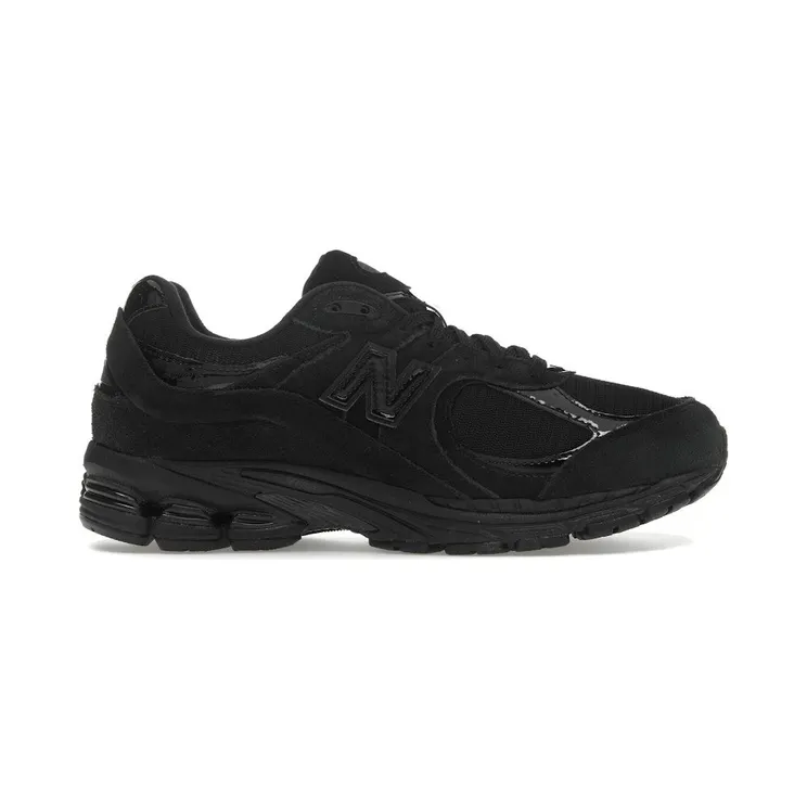 New Balance 2002R Triple Black (M2002RZB)