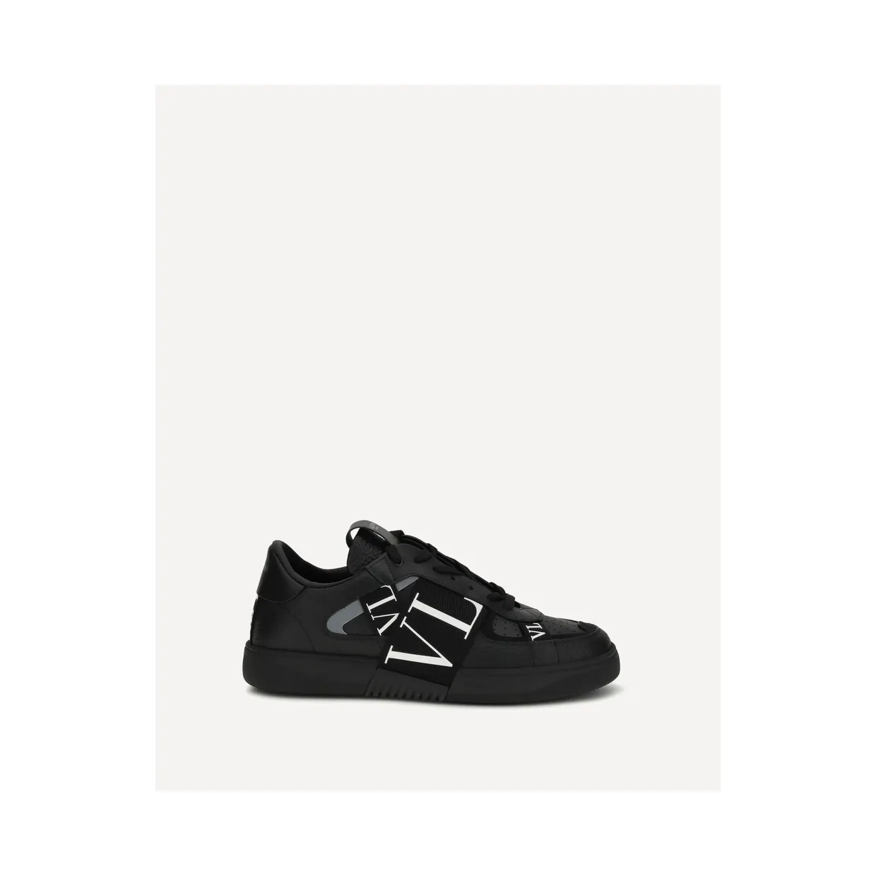 Valentino Garavani low-top calfskin VL7N with bands “Black” (9Y2S0C58WRQ)