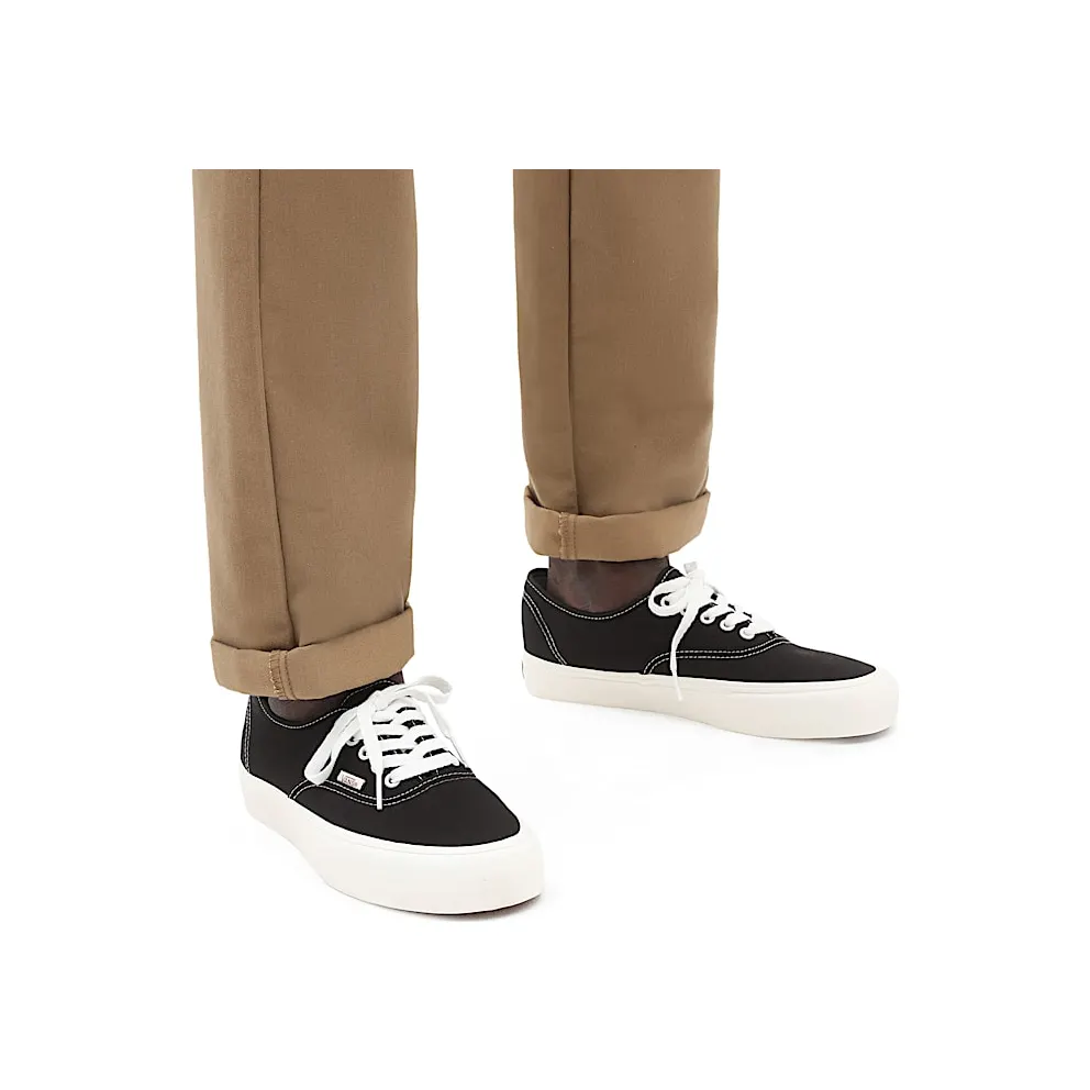 Vans Authentic VR3 Shoe “Black / Marshmallow” (VN0005UD1KP)