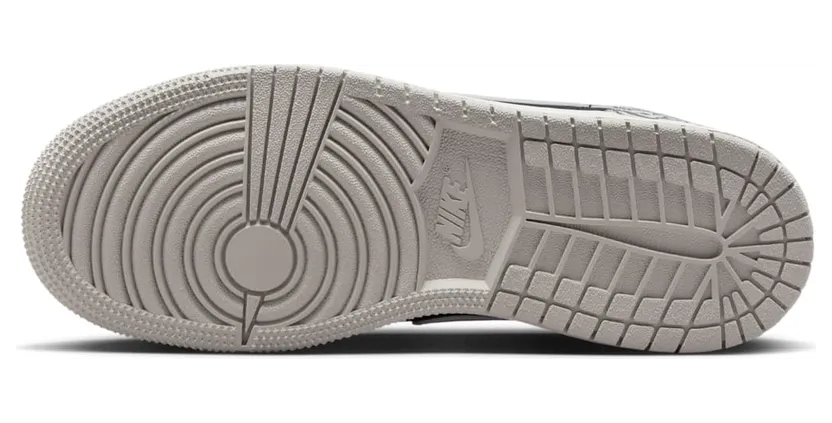 air-jordan-1 CZ0858-001