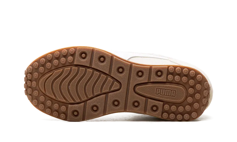 ST MILER ROSE “Frosted Ivory / PUMA White / Gum” (402636-01)
