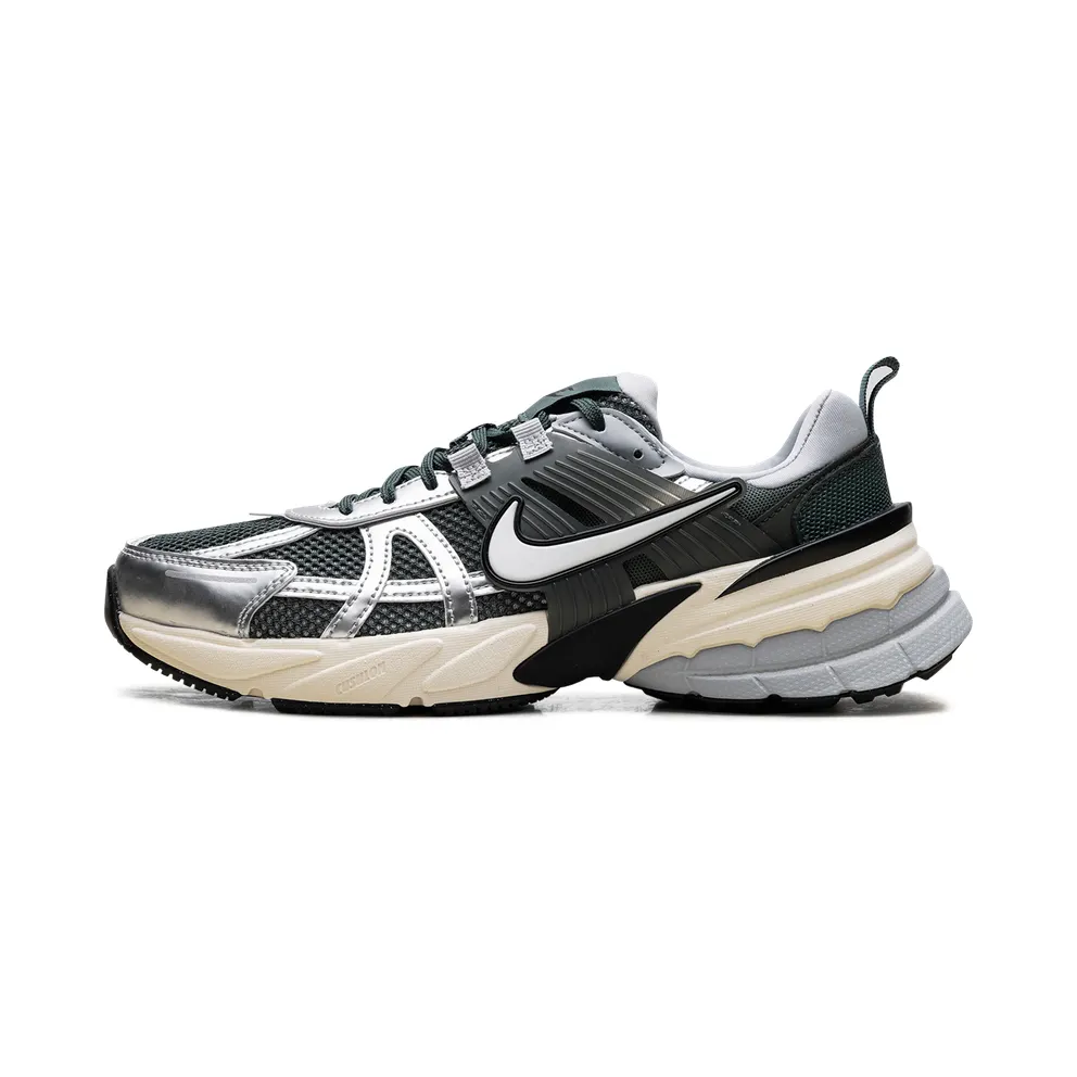 Nike V2K Run “Vintage Green” (HJ4497-300)