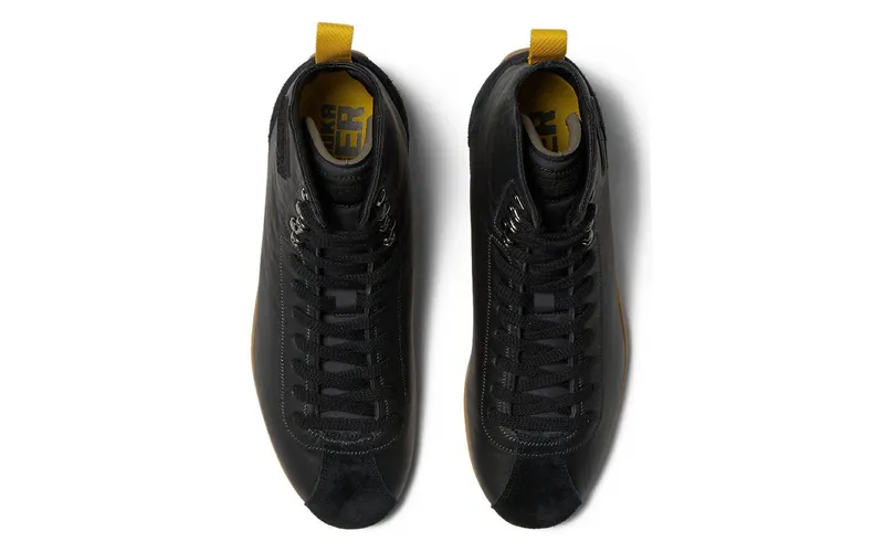 Onitsuka Tiger Wrestlia MT Black Gum (1183C324-001)