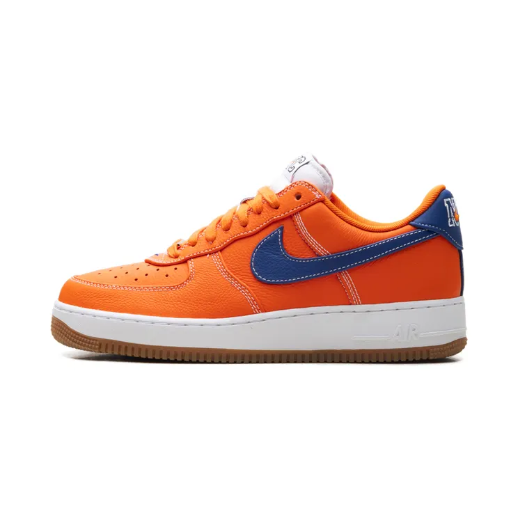 Nike Air Force 1 PRM &ldquo;NYC Knicks&rdquo;: oranje-blauw met lef