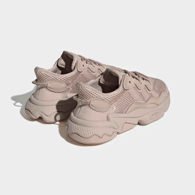 Adidas OZWEEGO Wonder Taupe / Wonder Taupe / Cloud White (HQ1621)
