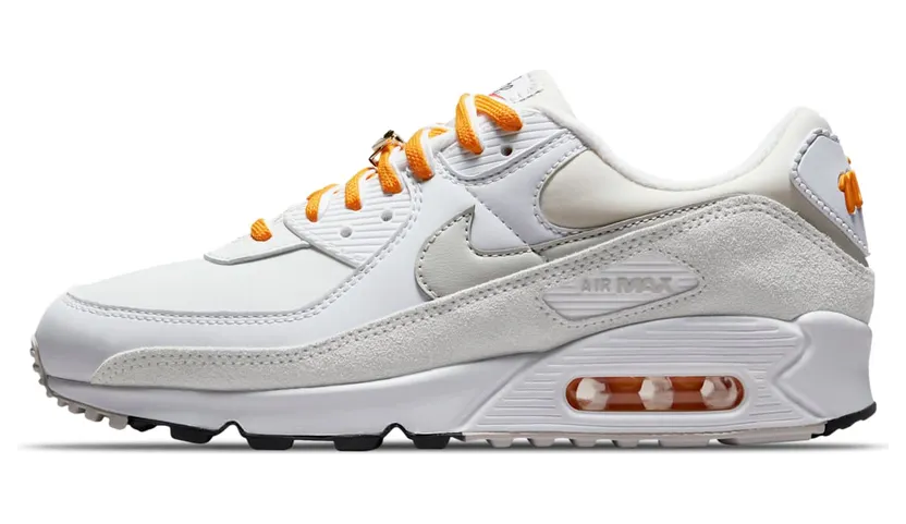 Nike Air Max 90 SE Wit – “White / University Gold / Sail / Light Bone” (DA8709-100)