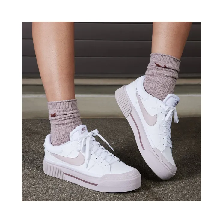 nikecourt DM7590-105