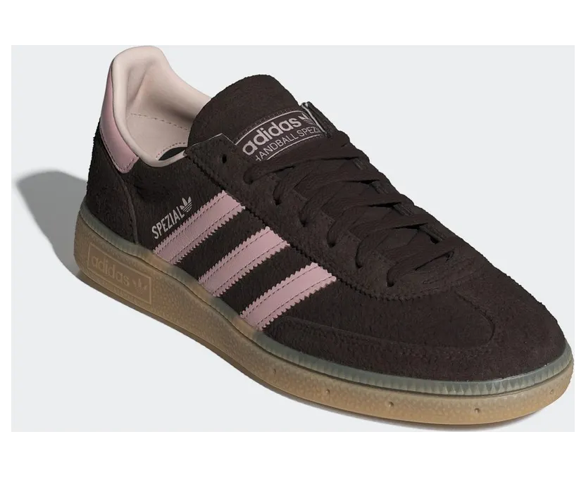 Adidas Handball Spezial “Aurora Coffee”: koffie en roze voor haar (3)