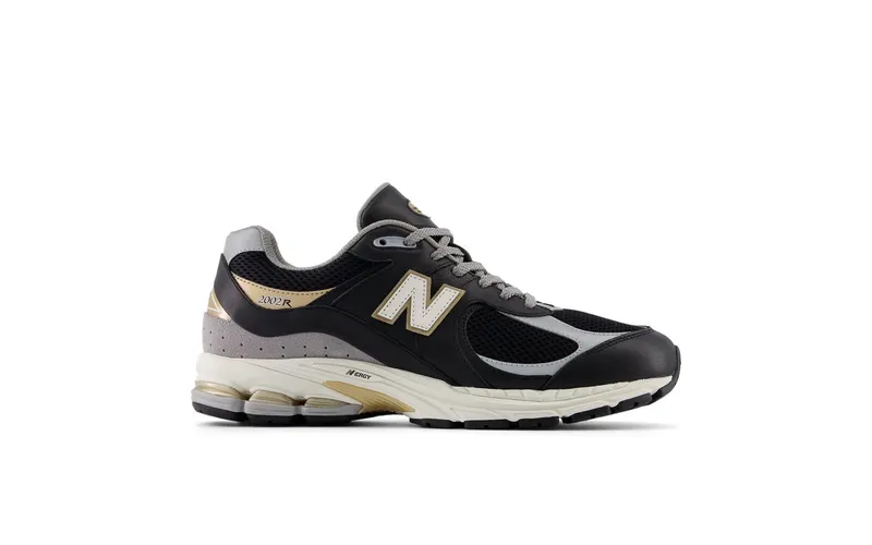 New Balance 2002R Black Sea Salt Gold Metallic (M2002RPO)