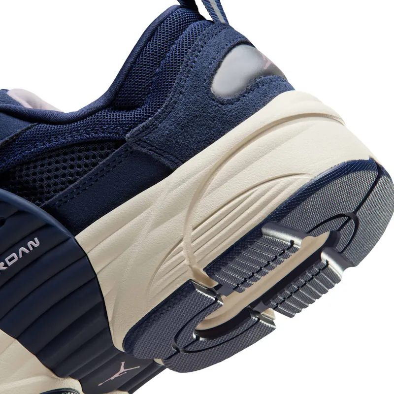 air-jordan-trunner IB3722-400