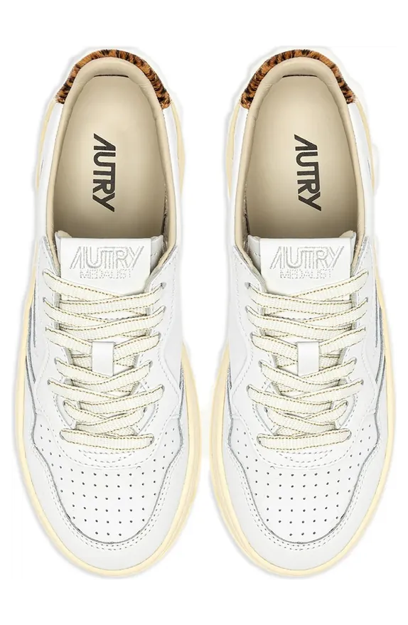 Autry Medalist “White” (PTLW VO01) (4)