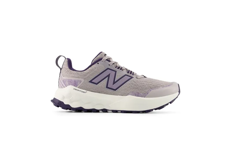 NEW BALANCE Garoé V2 “TRUFFLE SALT / BOYSENBERRY / BLACK” (WGARO9TS)