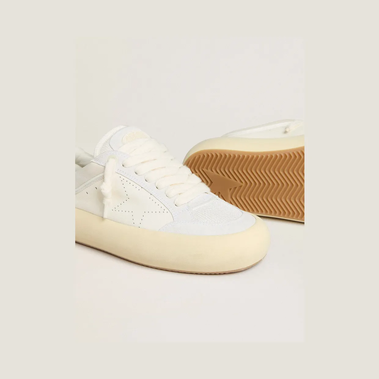 Golden Goose Space-Star Cube In White Leather With Perforated Star (GMF00807.F007094.10359) (3)