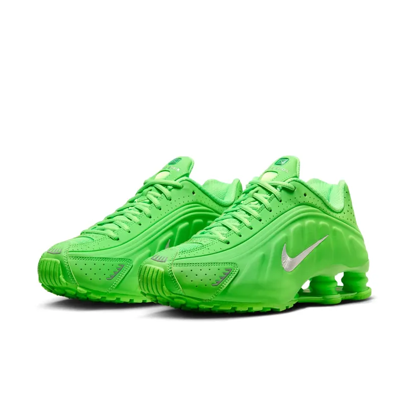 Nike Shox R4 “Green Strike” (HV0839-398)