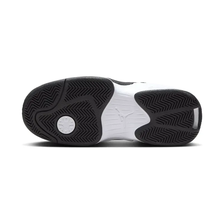 air-jordan-max-aura FQ8297-010