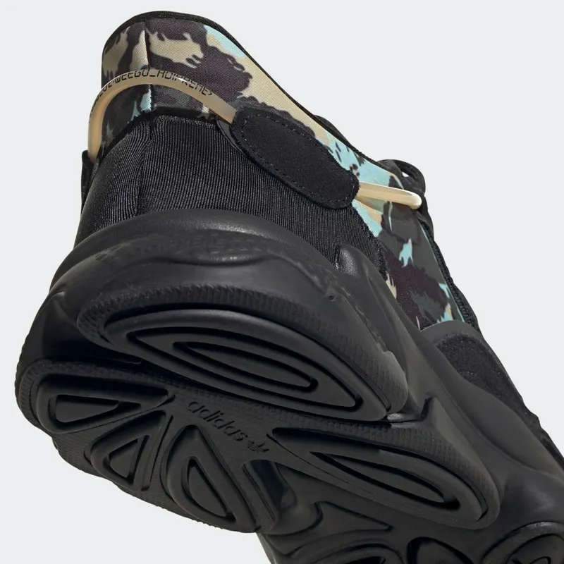 adidas OZWEEGO Core Black / Core Black / Hazy Beige (GV9710)