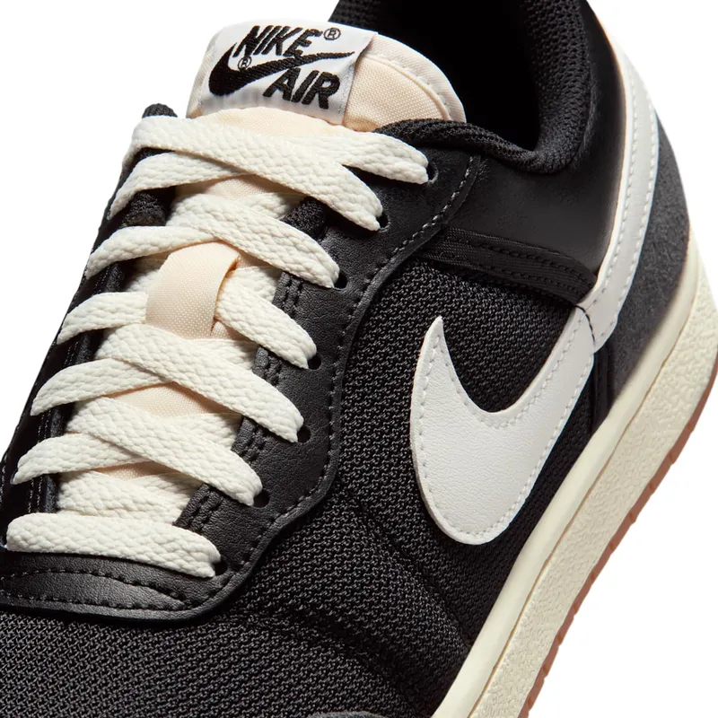 Air Jordan Skyline Low Black & Sail (IQ0704-001)