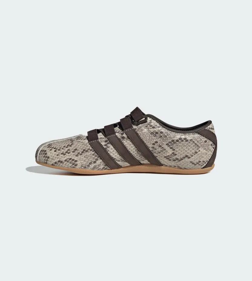 adidas Tokyo MJ “Snake Skin” (KI5323) — de rustigste manier om een reptielenprint te dragen