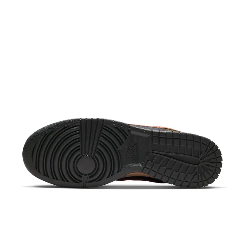 Nike Dunk Low Retro Premium (IB7746-201): een Dunk in ribfluweel (2)