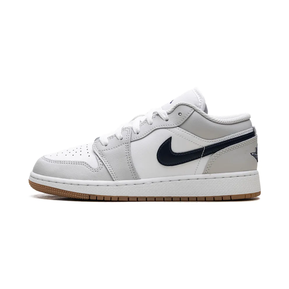 Jordan 1 Low GS “White Neutral Grey Gum Midnight Navy” (553560-146)