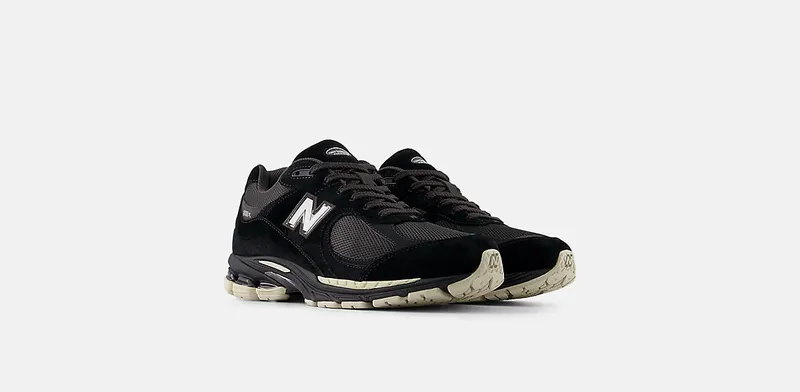 New Balance 2002R “Black/Oat” (U2002RL)