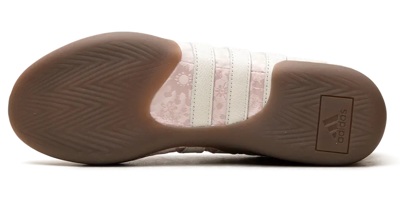 adidas Taekwondo Mei “Sandy Pink”: bloemenprint op een plat silhouet (4)