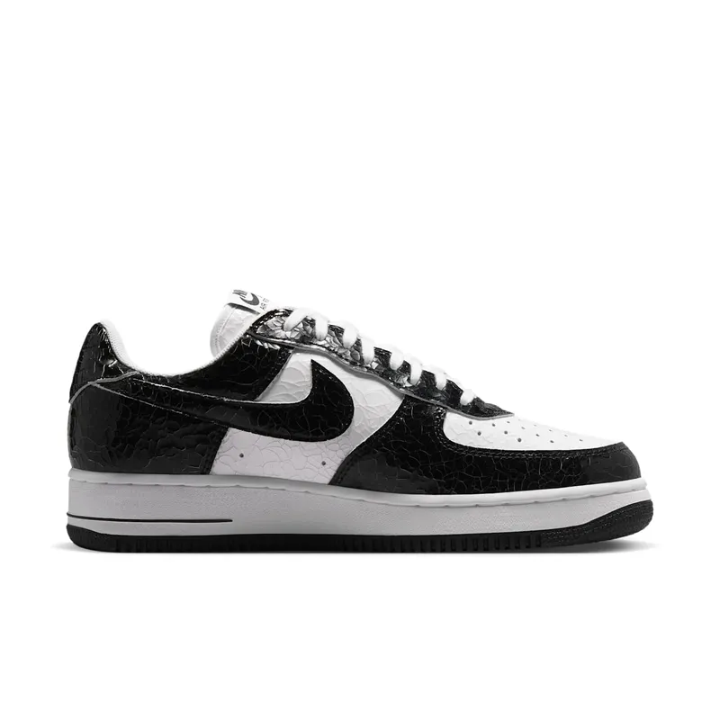 Nike Air Force 1 ’01 “Cracked Leather” Black/White: de zwart-witte Force die wél iets toevoegt (3)
