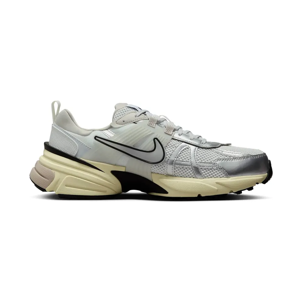 Nike V2K Run “Pure Platinum Metallic Silver” (HJ4497-100)